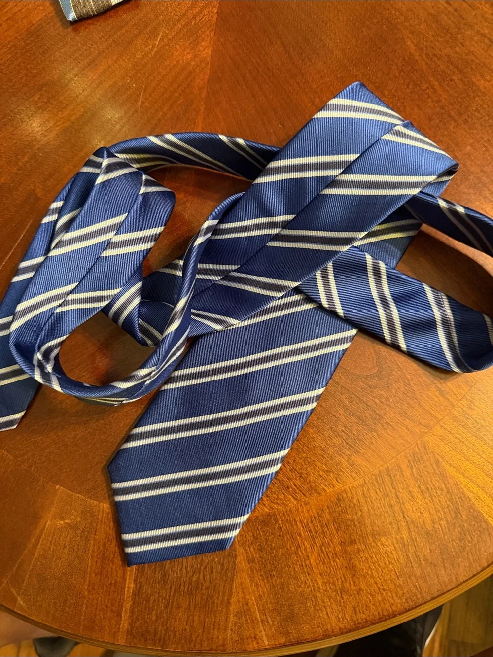 Banana Republic Blue and White Striped Men's Tie